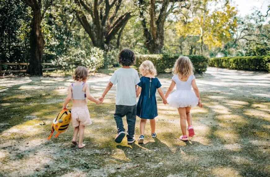 Supporting Siblings of Medically Complex Children: Tips for Parents